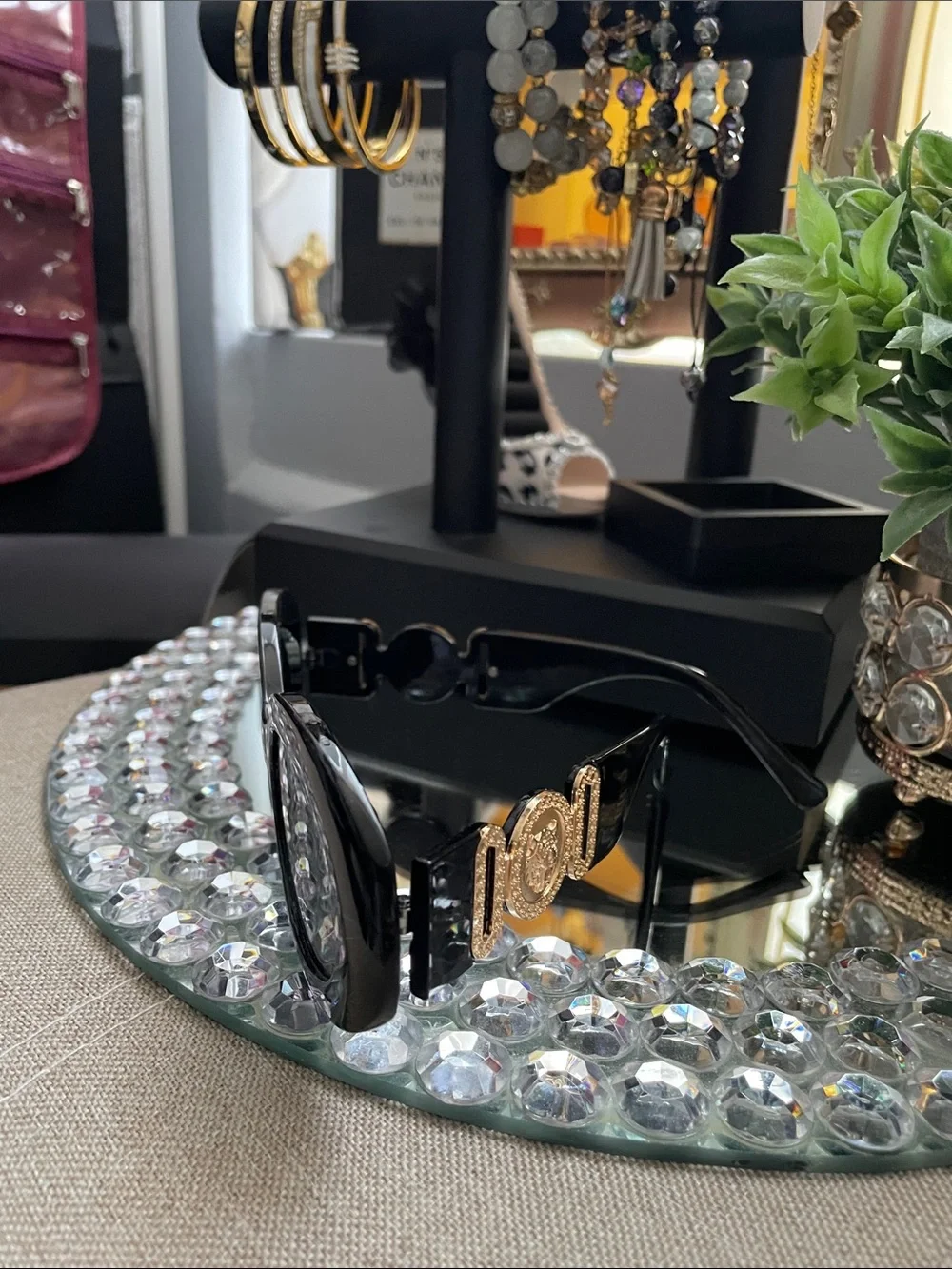 ✨🖤Black Women's CHIC Oval Sunglasses 🖤✨Like New